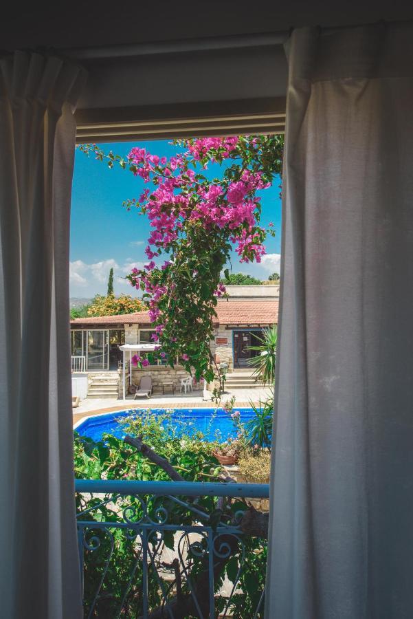 Adamos Hotel Apartments Τόχνη Εξωτερικό φωτογραφία