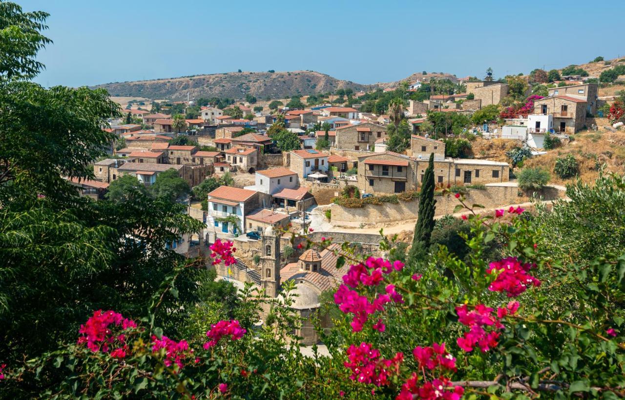Adamos Hotel Apartments Τόχνη Εξωτερικό φωτογραφία