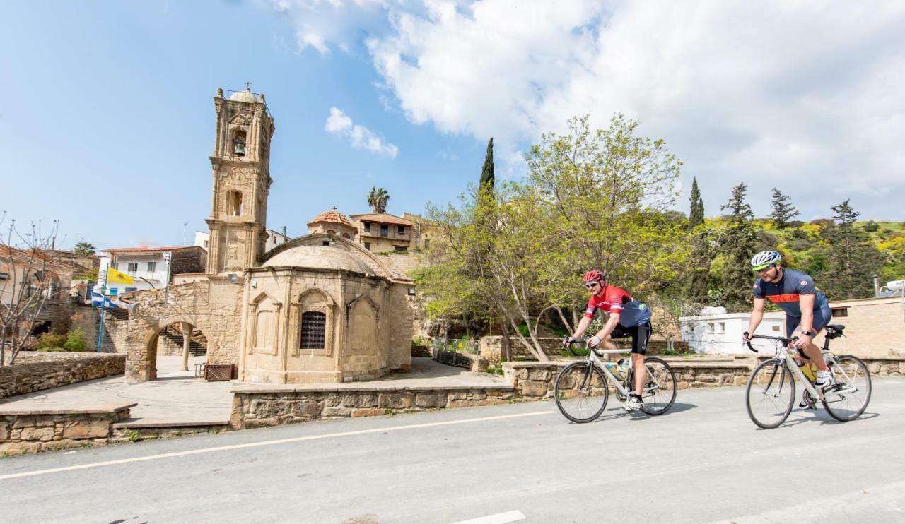 Adamos Hotel Apartments Τόχνη Εξωτερικό φωτογραφία
